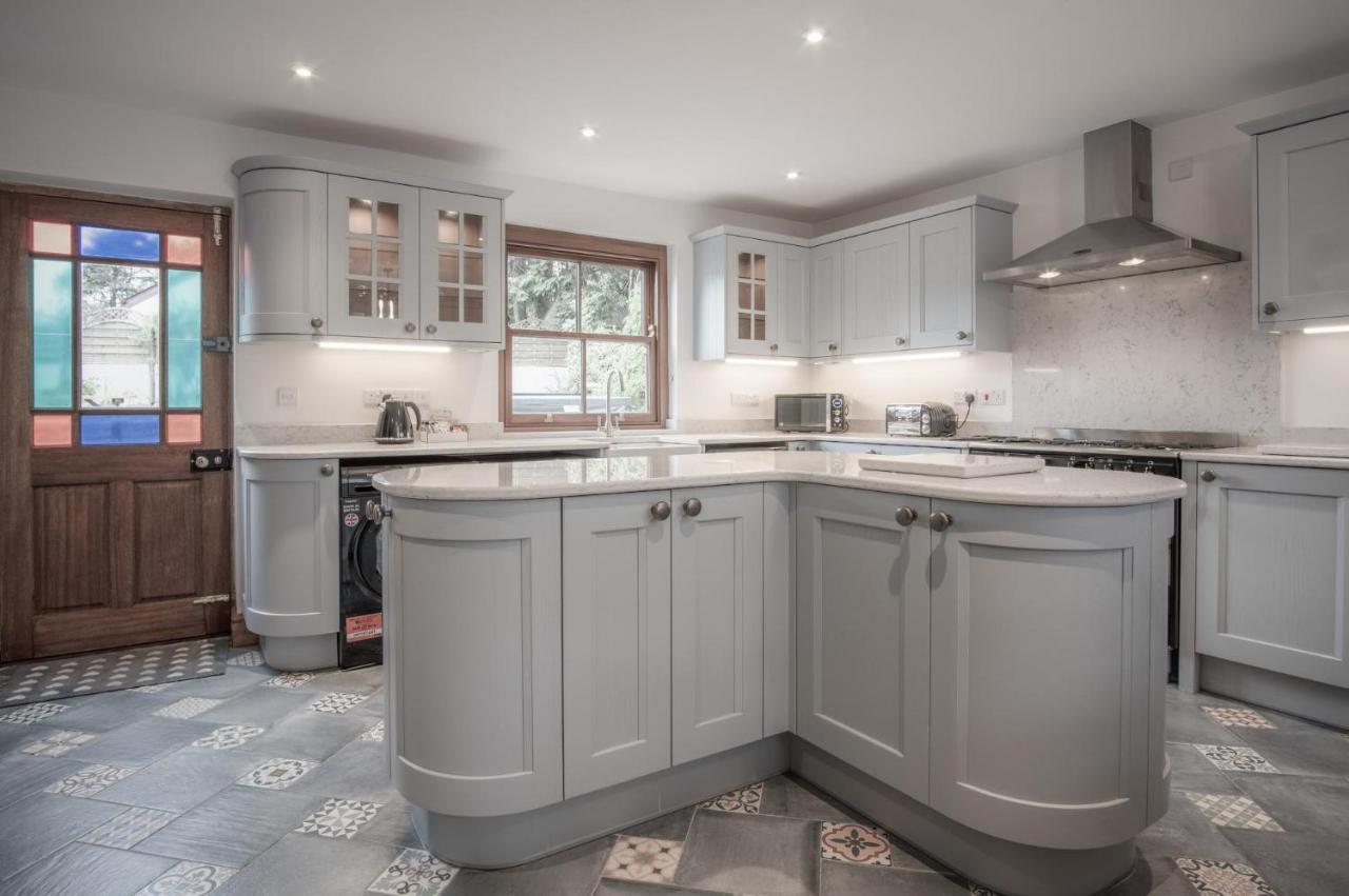 Pendeilo Villa - 5 Bedroom Holiday Home - Amroth Eksteriør billede